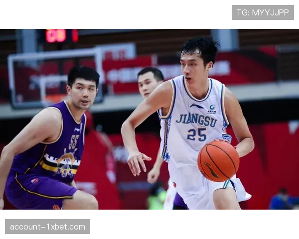 右腓骨上段骨折预计伤停四个月 郑祺龙赛季报销令人遗憾